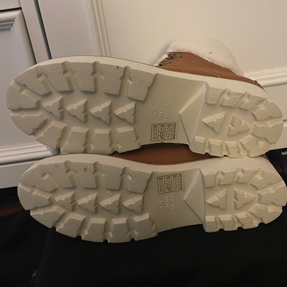 Oasis Society Cream Winter Boots with Textured Sole - Picture 3 of 8